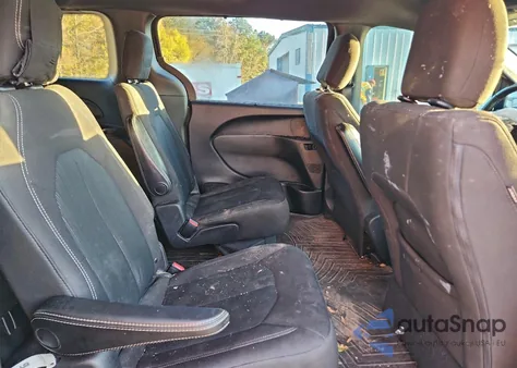 2020 Chrysler Pacifica Touring z USA, uszkodzony, nr VIN 2C4RC1FG5LR289766